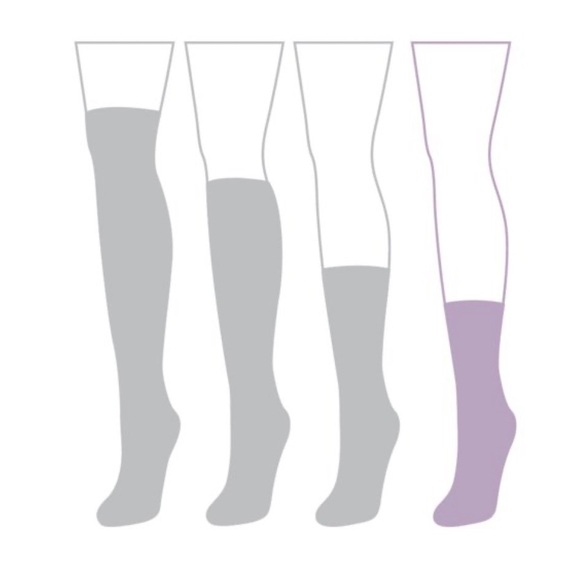 MukLuks Women's Crew Socks, 2-Pair Pack
Purple Chenille
Size: 6-11
New with Tags - Picture 3 of 5